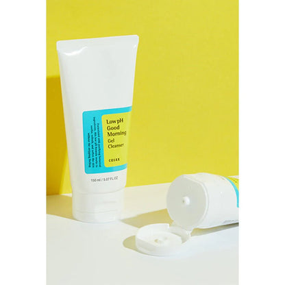 جل منظف صباحي منخفض الحموضة من COSRX بسعة 150 مل